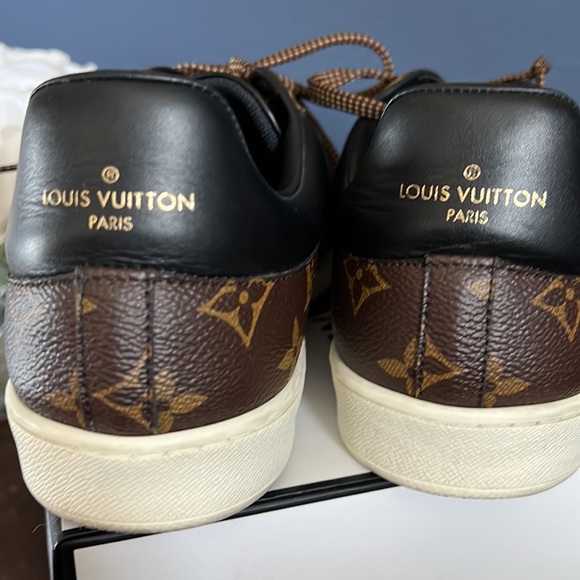 Authentic Louis Vuitton Luxembourg Sneaker - Picture 7 of 11